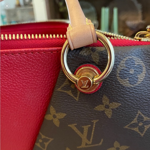 REAL LOUIS VUITTON PURSE - Picture 15 of 15